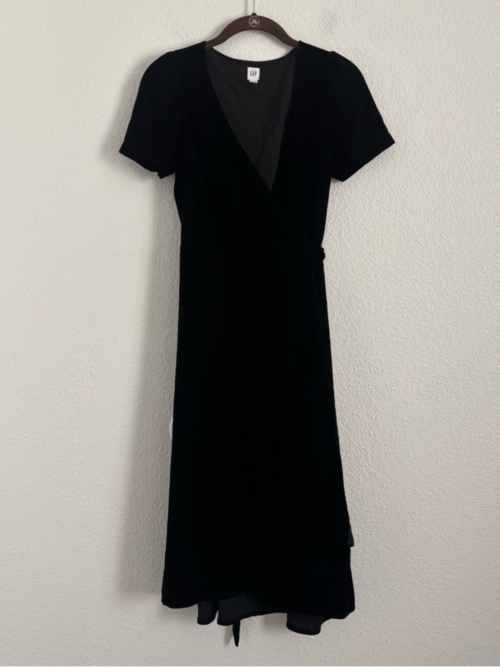 GAP Women's Size 2 Petite Black Velvet Midi Wrap Dress
